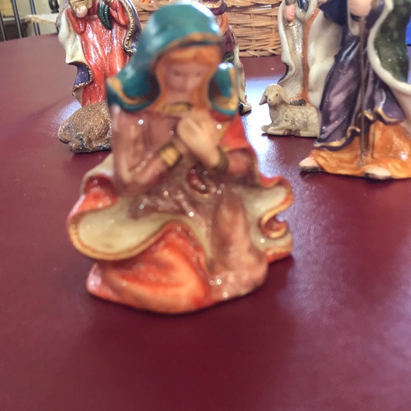 Porcelain Nativity Set - Picture 3 of 14